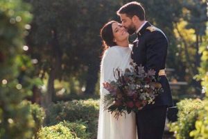 beso-de-novios-recien-casados