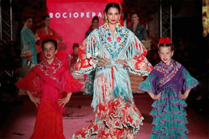 La-mujer-andaluza-luciendo-en-el-recinto-ferial-1-por-eventos-absolutos-jerez.