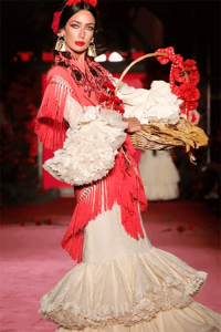 La-mujer-andaluza-pisando-el-recinto-ferial-12-por-tu-empresa-de-bodas-y-eventos-de-la-provincia-de-Cádiz