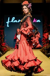 La-mujer-andaluza-pisando-el-recinto-ferial-17-por-tus-Weddings-Planners-de-la-provincia-de-Cádiz-y-Jerez.