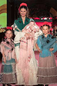 La-mujer-andaluza-pisando-el-recinto-ferial-5-por-tu-empresa-de-bodas-y-eventos-de-Jerez.